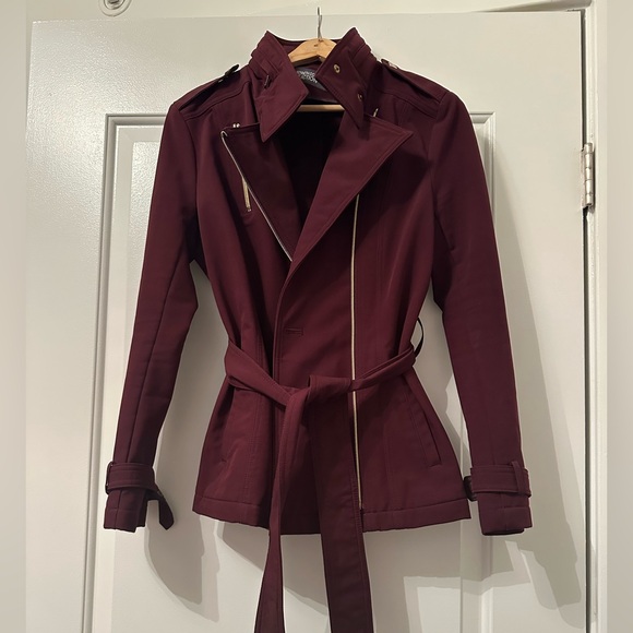 KENNETH COLE REACTION | Red Trench Coat with Tie Belt and Lapel Collar | Size S - Picture 4 of 14